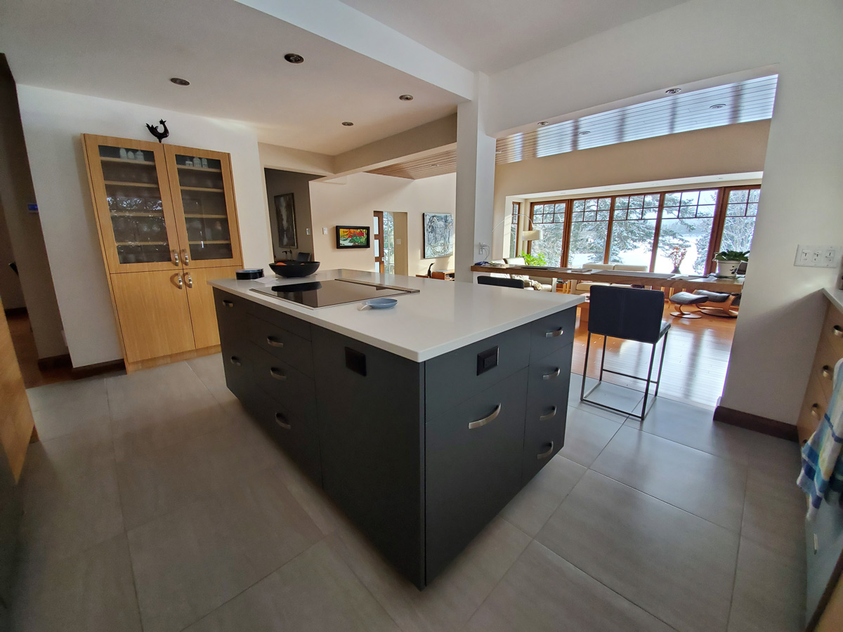 Frêne brun et velour